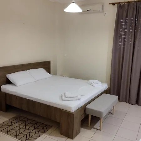 Apartment διατιθεται γκαρσονιέρα *