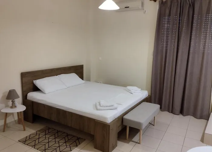 Apartment διατιθεται γκαρσονιέρα *