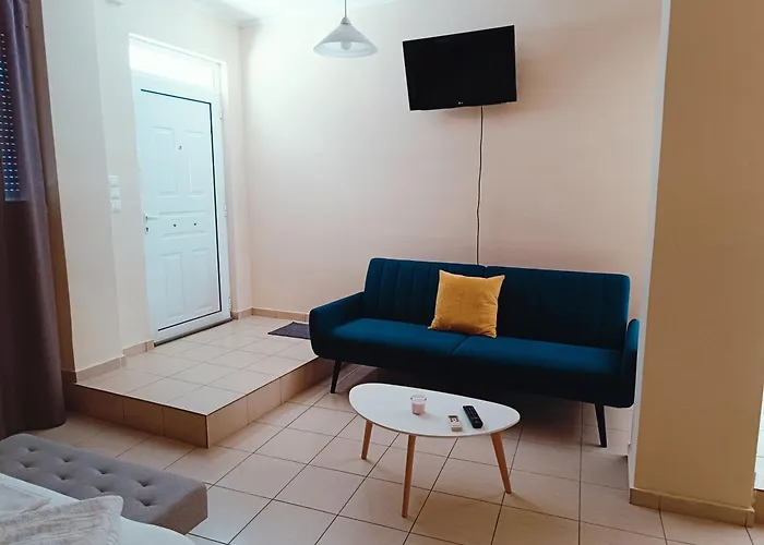 διατιθεται γκαρσονιέρα * Kalamata