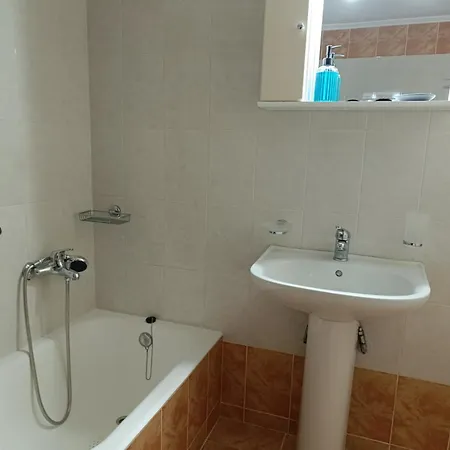 διατιθεται γκαρσονιέρα Apartment